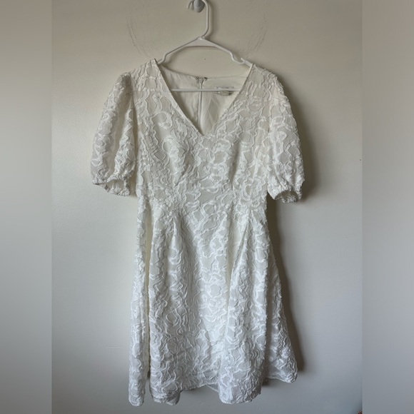 Club Monaco Textured Puff Sleeve V-Neck White Dress Size 10 - Picture 6 of 9